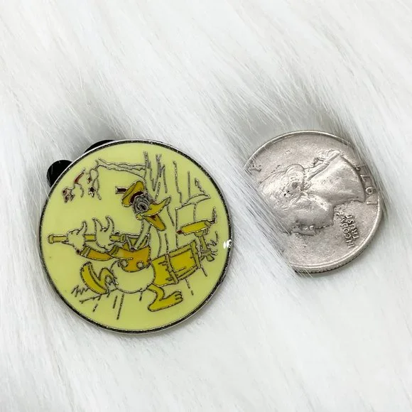 🔮 5/$25 Disney Magical Mystery Classic Donald Duck Pin - Picture 2 of 3